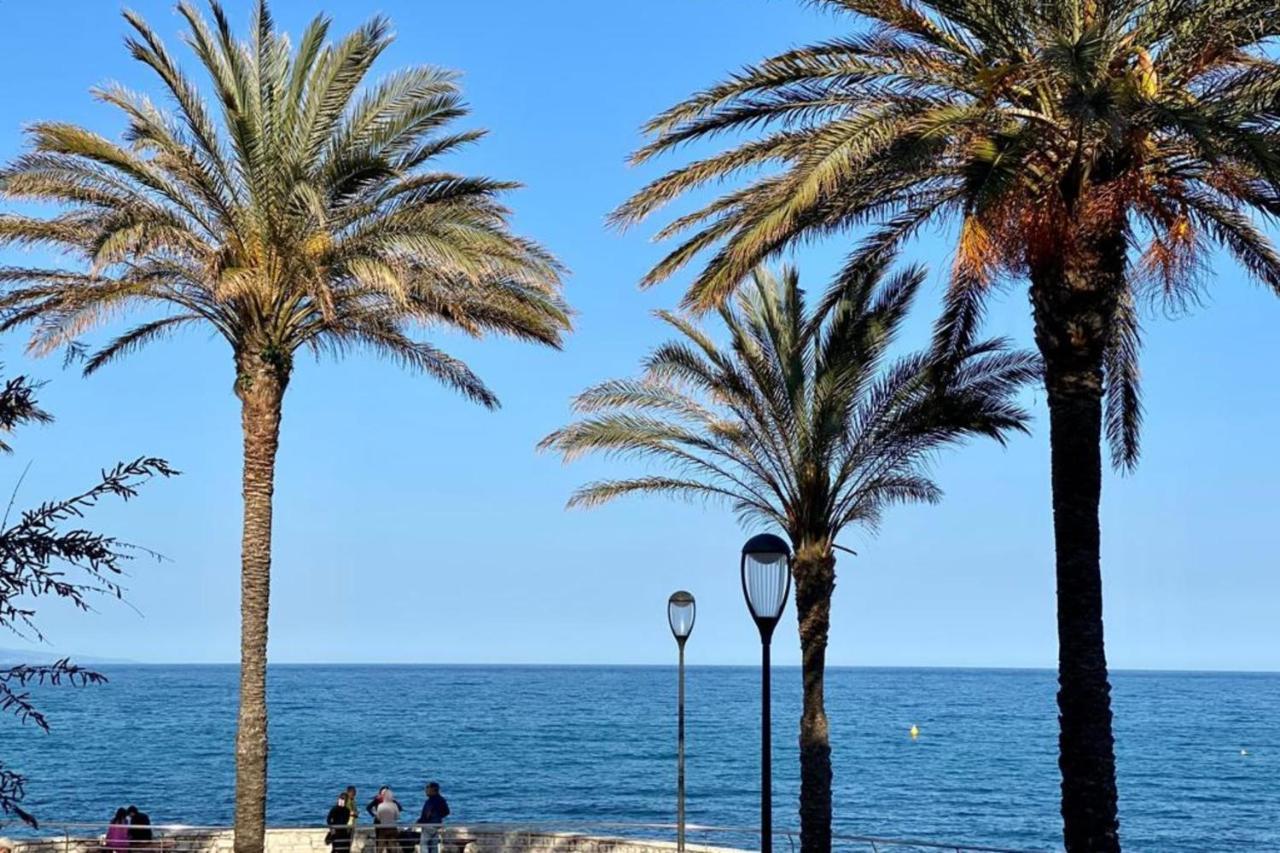 Fully Equipped Beachfront Studio In The Heart Of The City Center Bd Leclerc アンティーブ エクステリア 写真