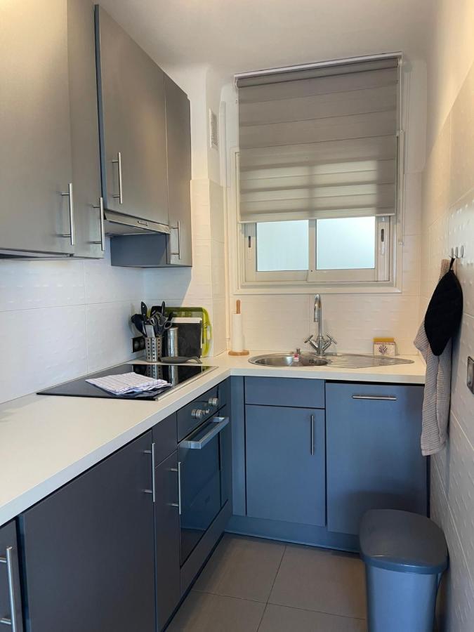 Fully Equipped Beachfront Studio In The Heart Of The City Center Bd Leclerc アンティーブ エクステリア 写真