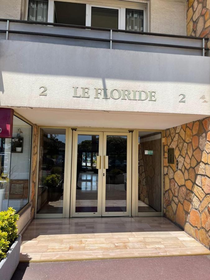 Fully Equipped Beachfront Studio In The Heart Of The City Center Bd Leclerc アンティーブ エクステリア 写真