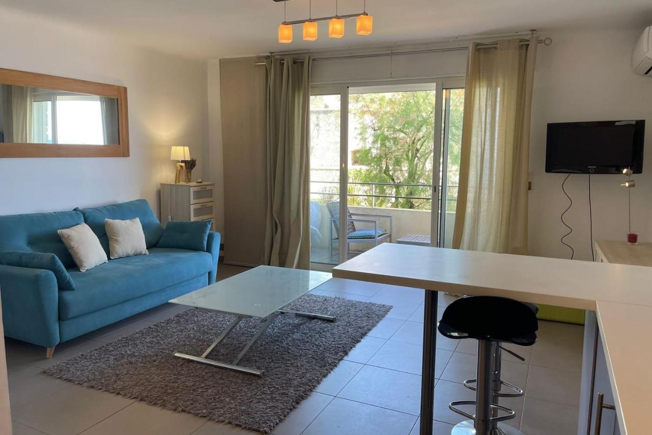 Fully Equipped Beachfront Studio In The Heart Of The City Center Bd Leclerc アンティーブ エクステリア 写真